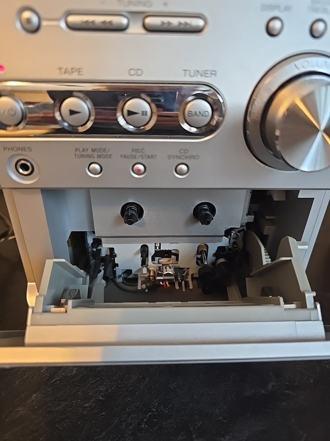 Sony Bookshelf Stereo System CMT-NE3 CD Cassette Tape AM FM Tested