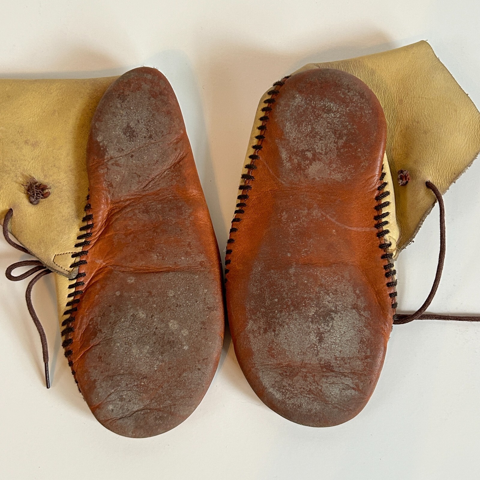 Vintage7" BEADED Thunder Bird LEATHER NATIVE AMERICAN INDIAN MOCCASINS BOOTIES