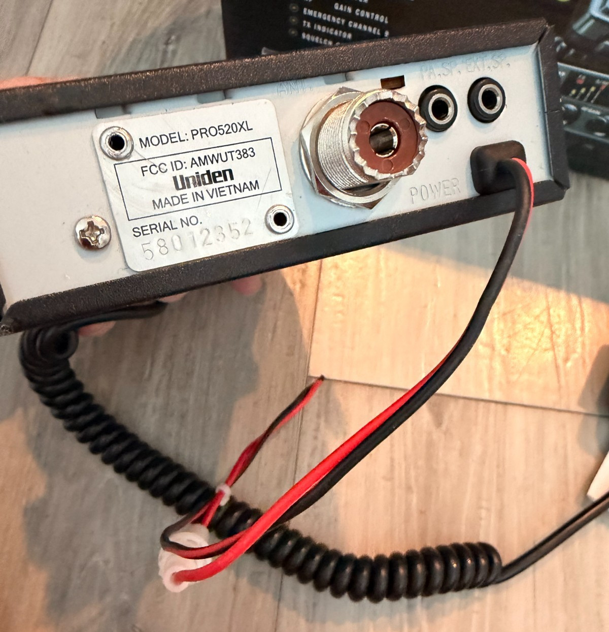 Uniden PRO520XL 40 Channel CB Radio w Microphone 7 Watt FREE SHIPPING