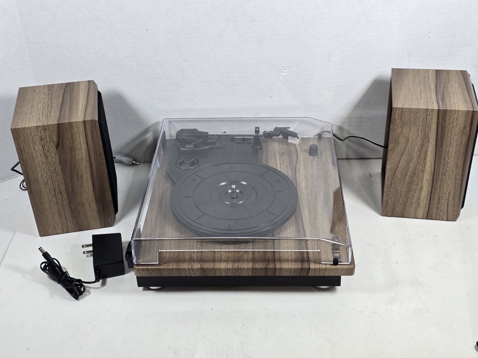 Victrola Montauk VM135 3-Speed Bluetooth Record Player Turntable w/ Speakers