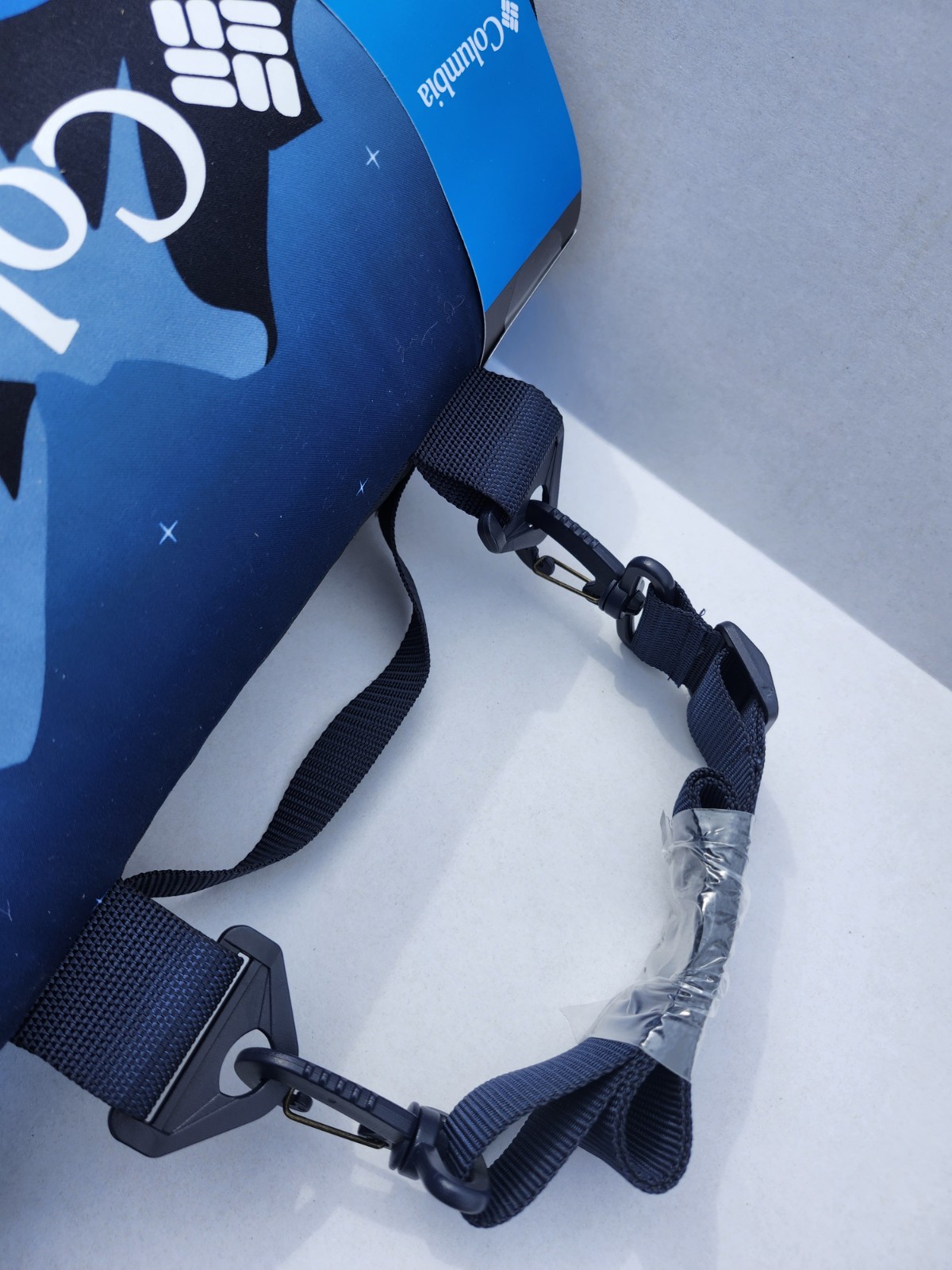 Columbia Packable Waterproof Outdoor Blanket - 72 x 72 IN