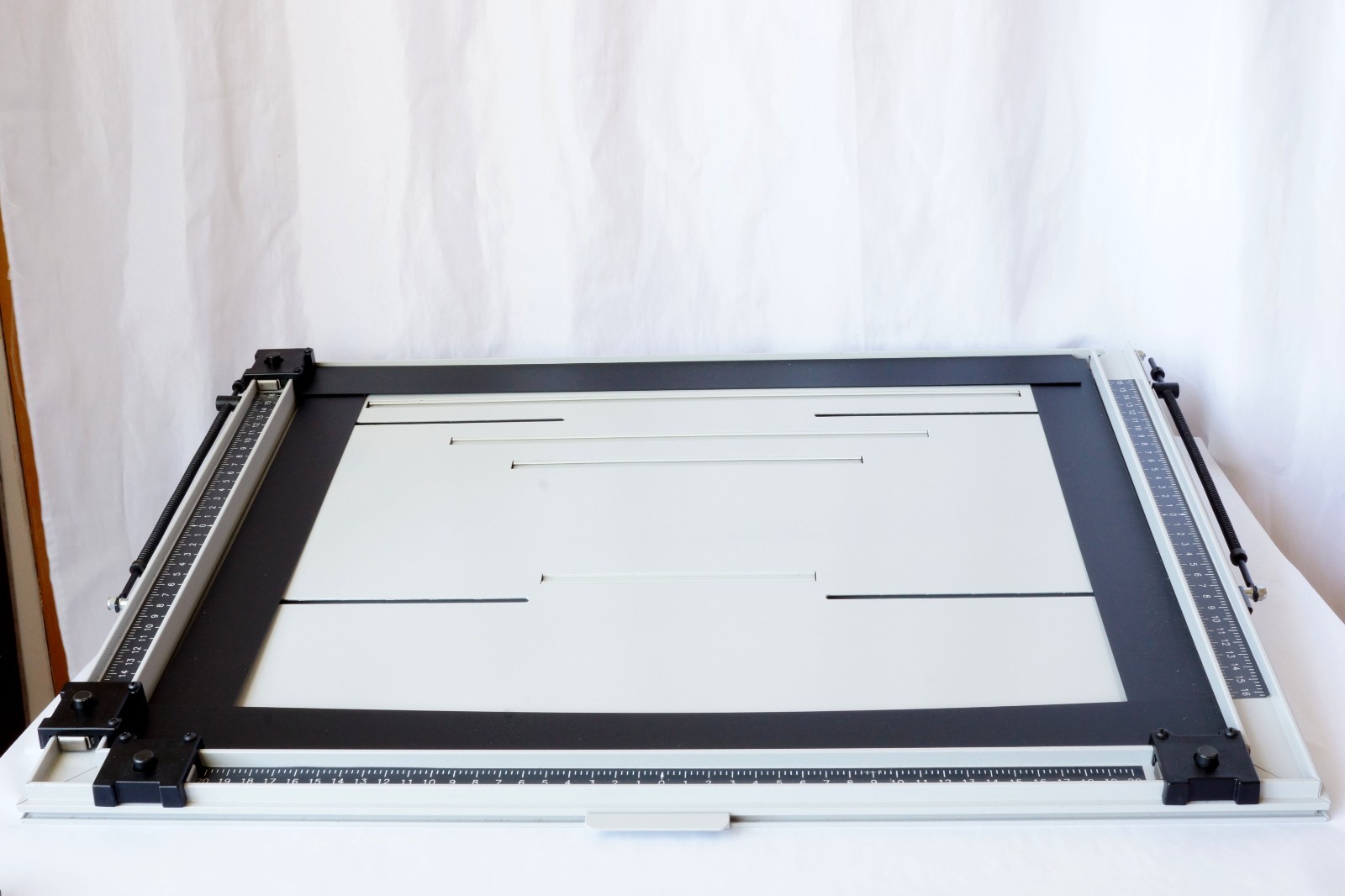 Beseler Universal 20 - 16x20 - 4 Blade Enlarging Easel Barely Used Good Working