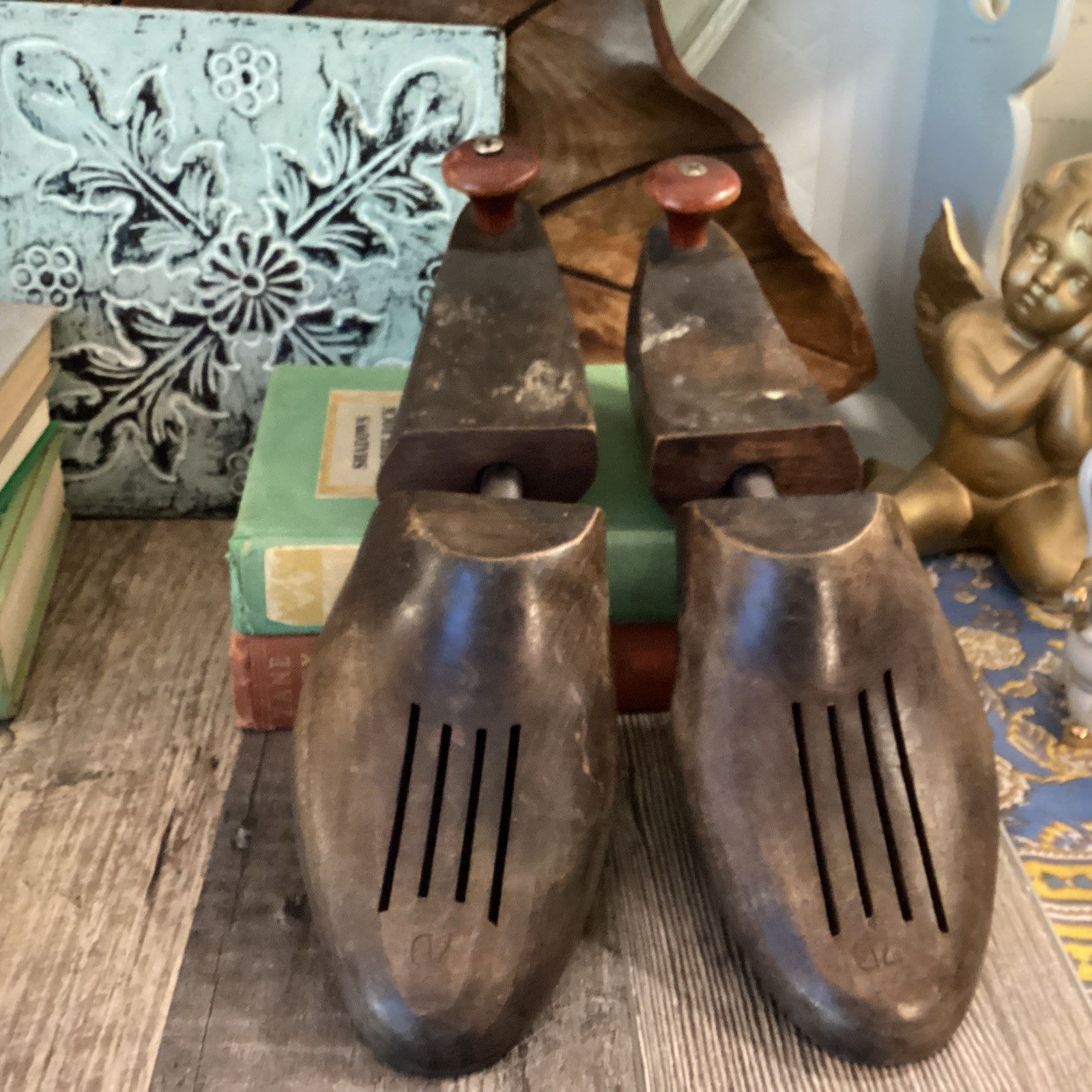 SHOE TREE WOOD WOODEN STRETCHER  Marked 7D  Vintage Shoe Form Pair