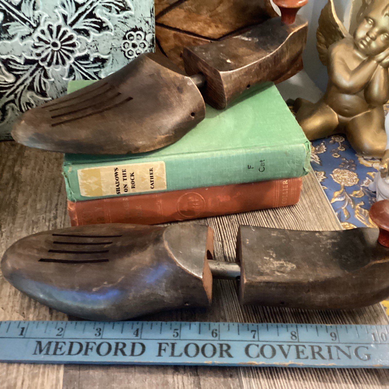 SHOE TREE WOOD WOODEN STRETCHER Marked 7D Vintage Shoe Form Pair