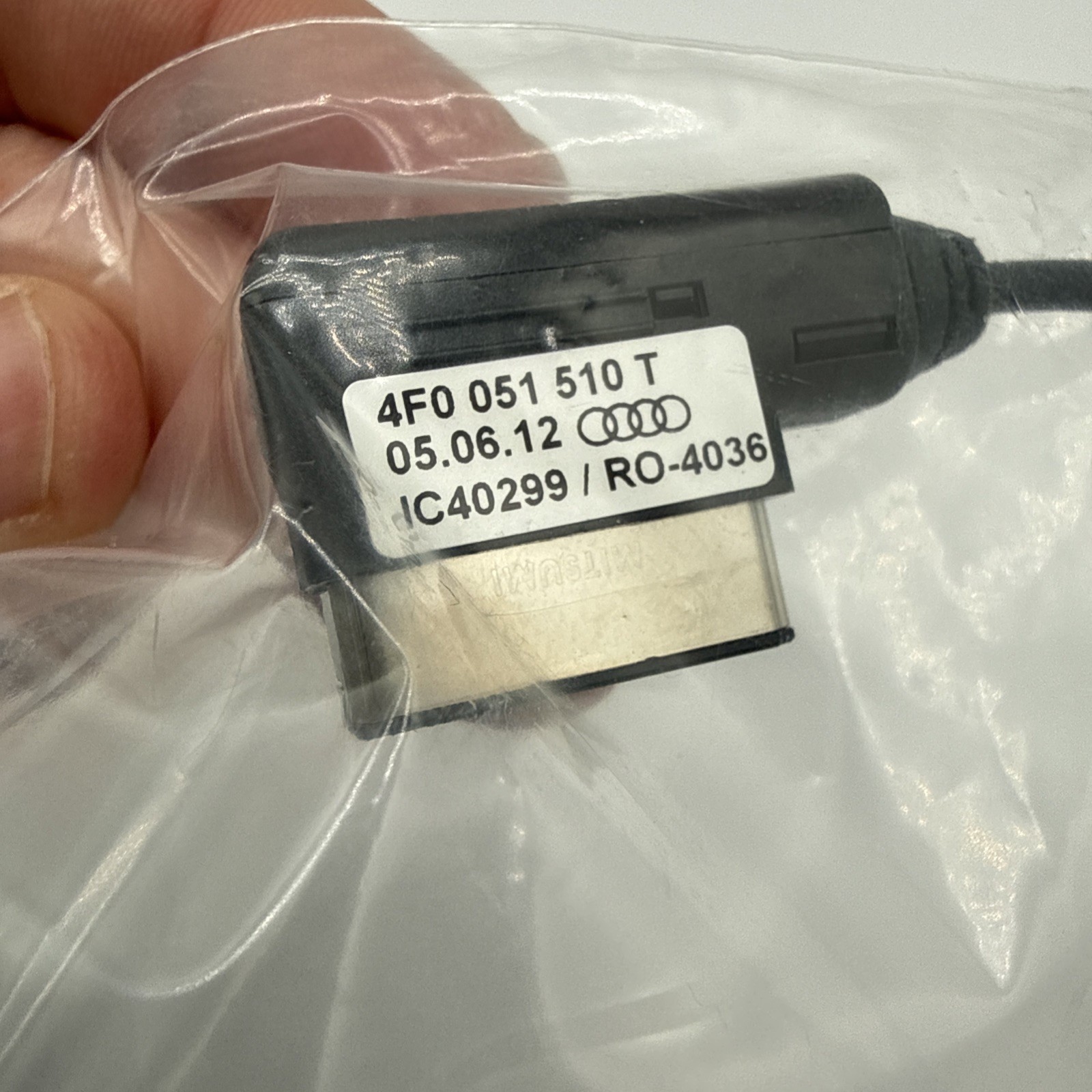 NEW Genuine Audi 3.5mm Jack Connector AMI Cable 4F0 051 510 T