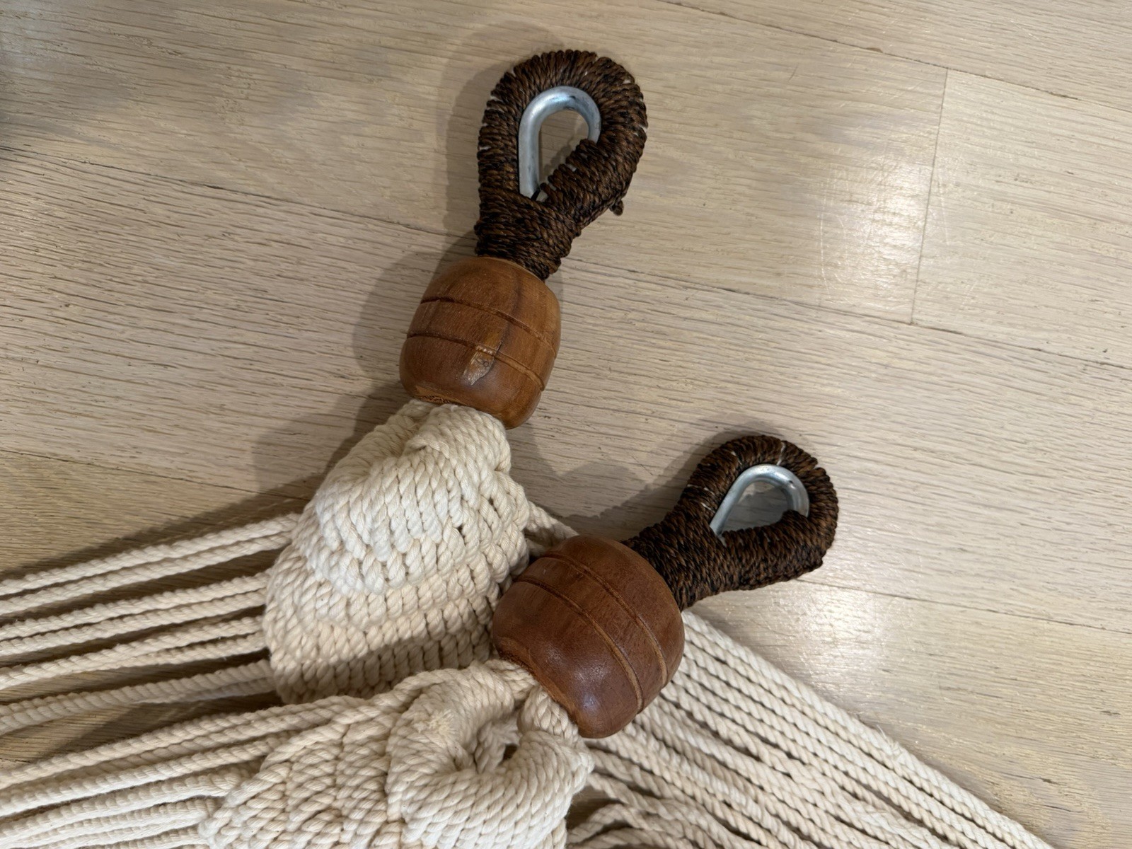 Vtg Rope Macrame Hammock Nantucket JFK Red & Blue Wooden Spreaders 51 x 88 In