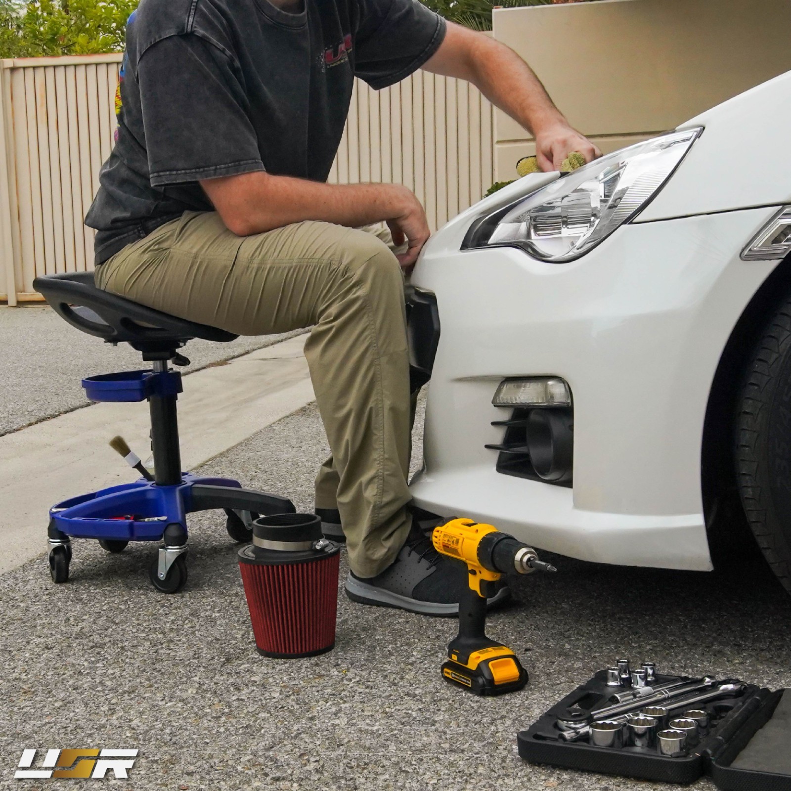 Swivel Shop Stool - 330 lbs max- Adjustable Hight for Mechanic / Detail / Garage