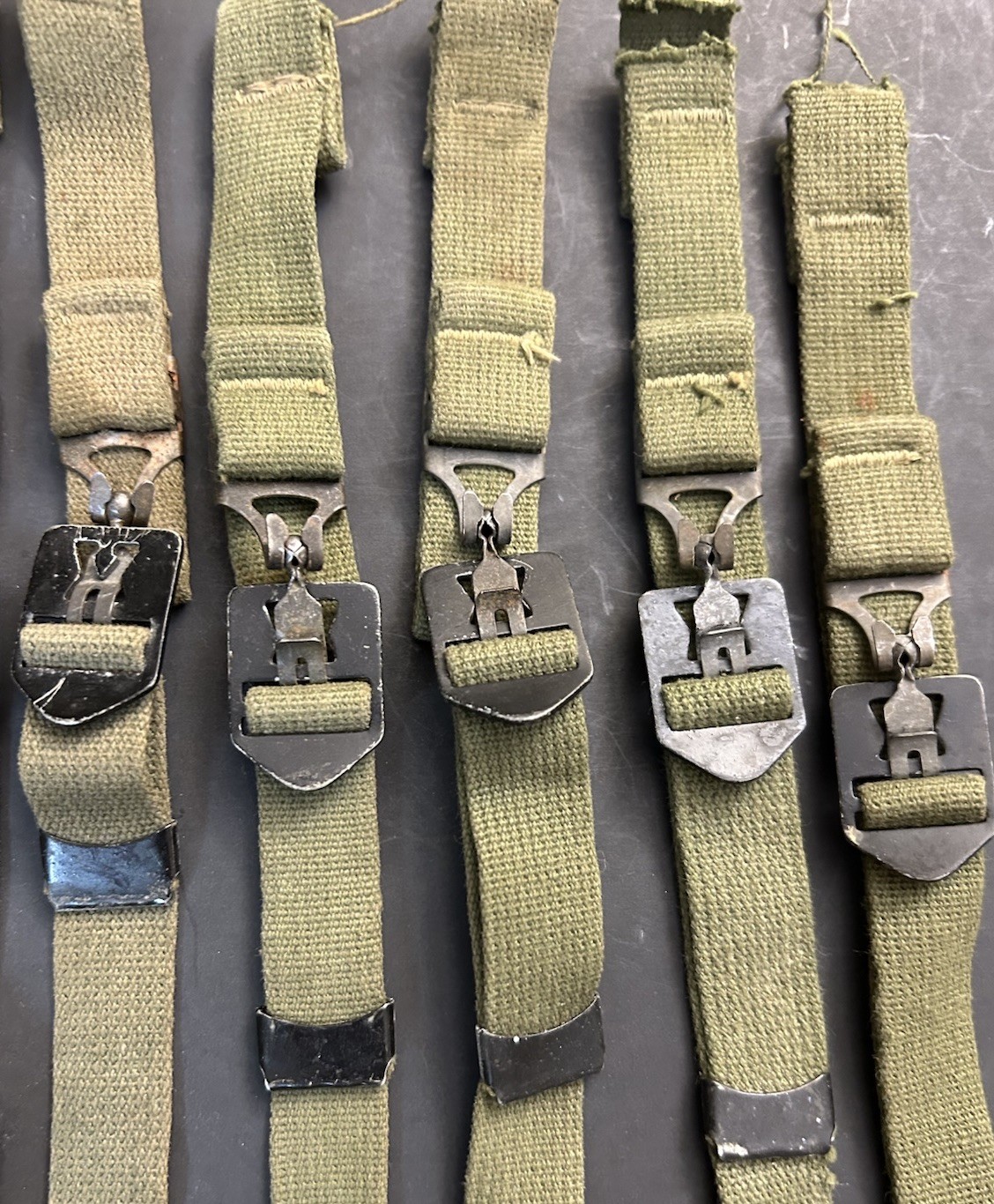 ONE Used Late WWII OD7 Ball & Catch ChinStrap set for US GI M1 Steel Helmet