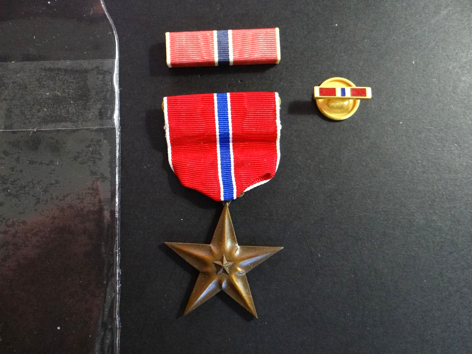 WWII Bronze Star Medal with Ribbon Bar & Lapel Button