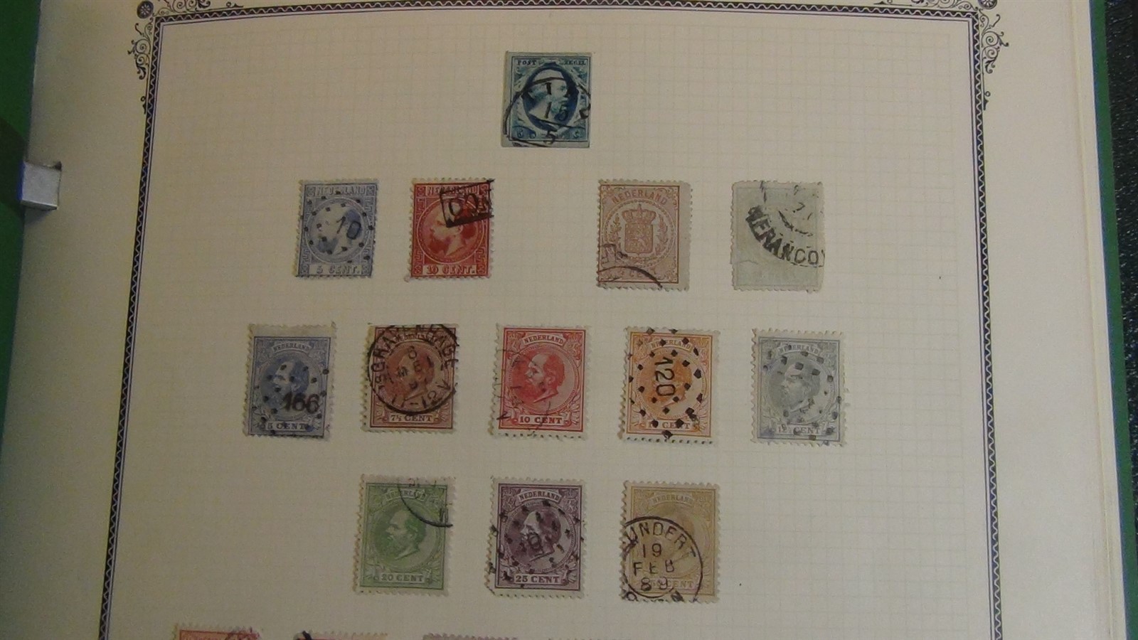Stampsweis Netherlands collection on Scott Specialty album pages est 1000 to '72