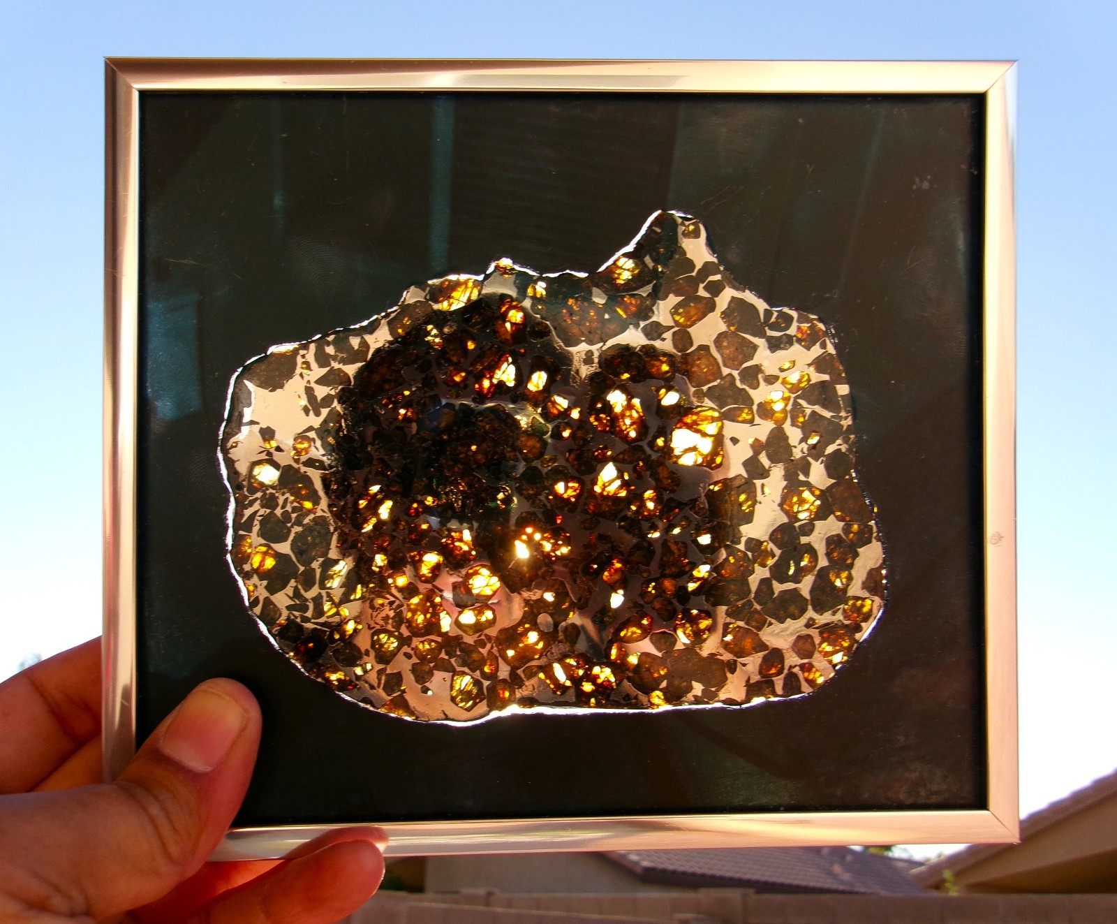 132.90 gram - SEYMCHAN METEORITE - With Glowing Olivine - in Glass Display Case