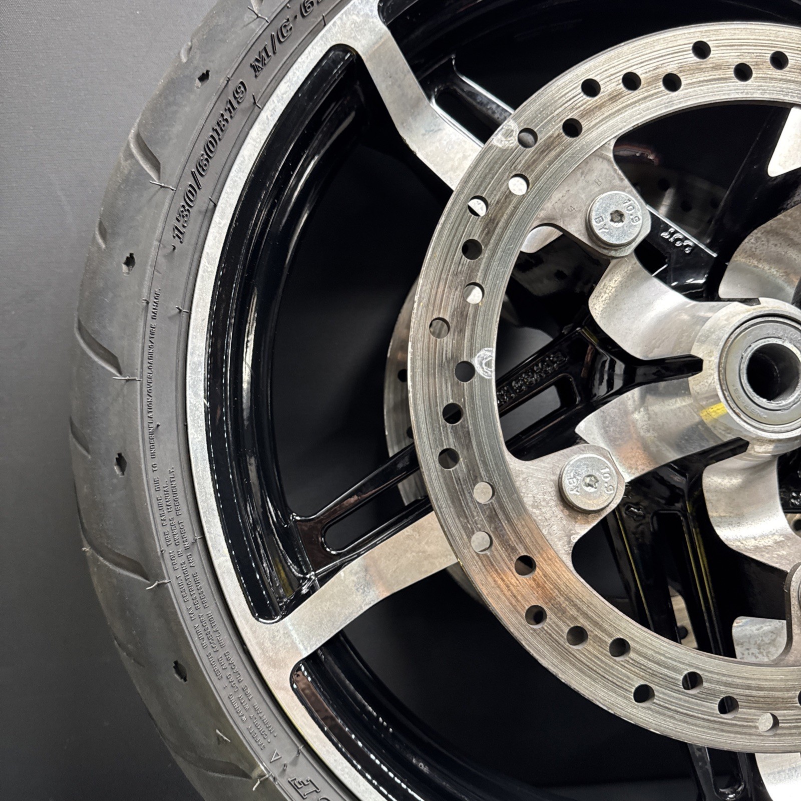 HARLEY TOURING HELIX 19x3.5 FRONT WHEEL ROTORS TIRE 43300926 41500158A 43100045