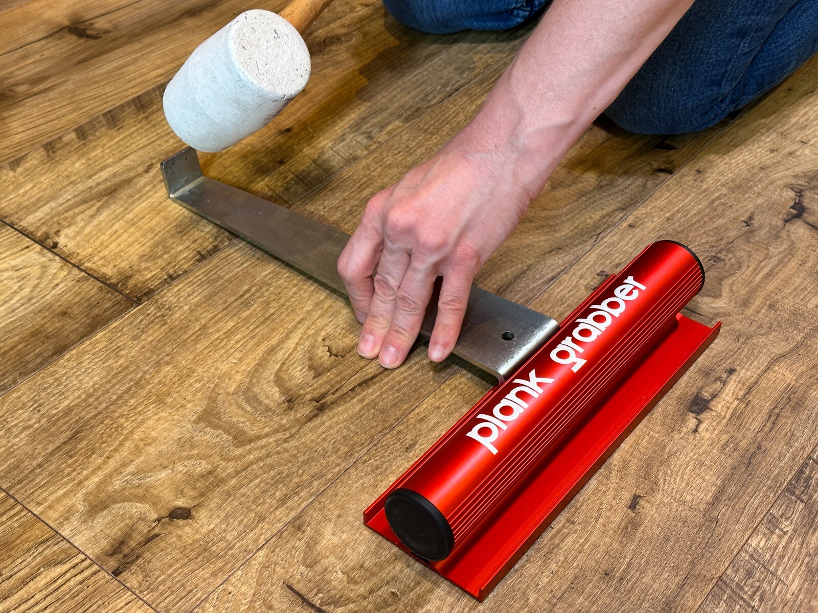 Plank Grabber - Install Floating Floor Faster. Tapping Block Floor Gap Fixer
