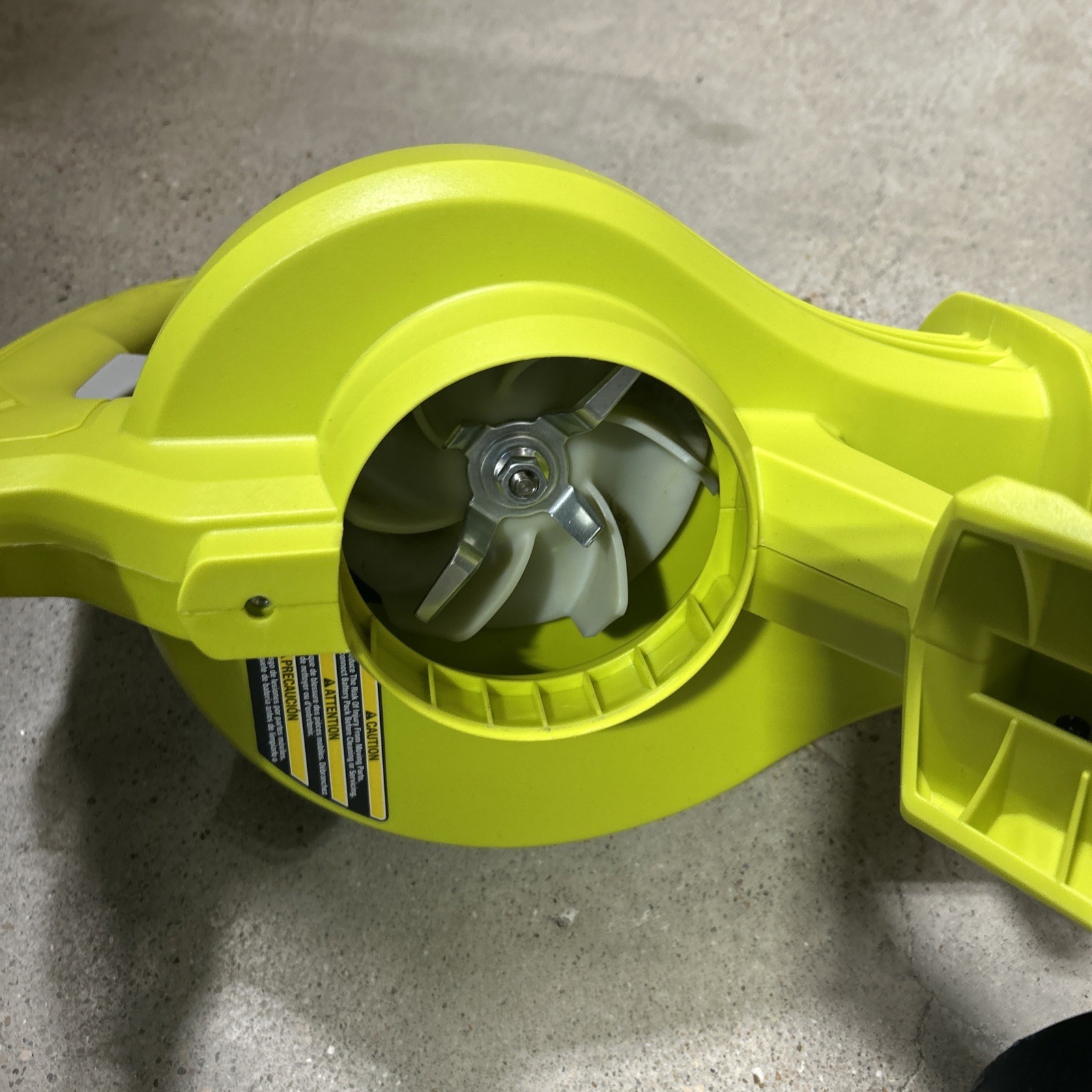 Ryobi RY40405BTL 40V Cordless Leaf Mulcher Z236