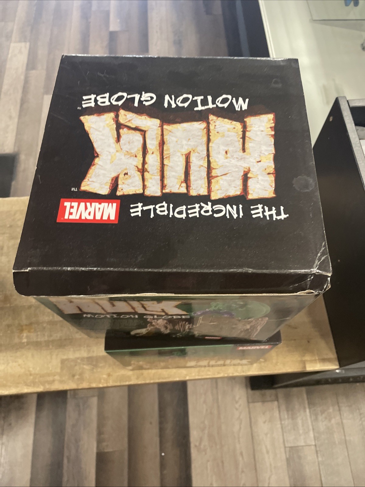 Incredible Hulk Marvel Comics Movie Motion Globe Statue New 2004 Possible Defect