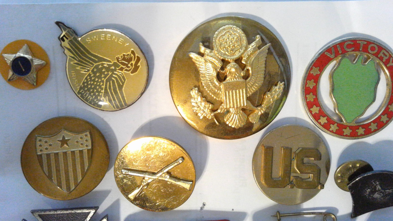 Large lot of Vintage Military Pins Badges Patches Awards and Similar pinbacks