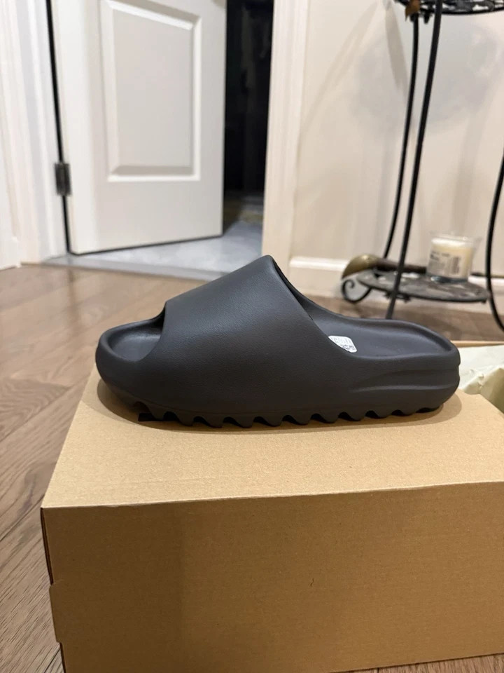 Brand New adidas yeezy slide onyx hq6448 Fast shipping 100% AUTHENTIC SIZE 4-13