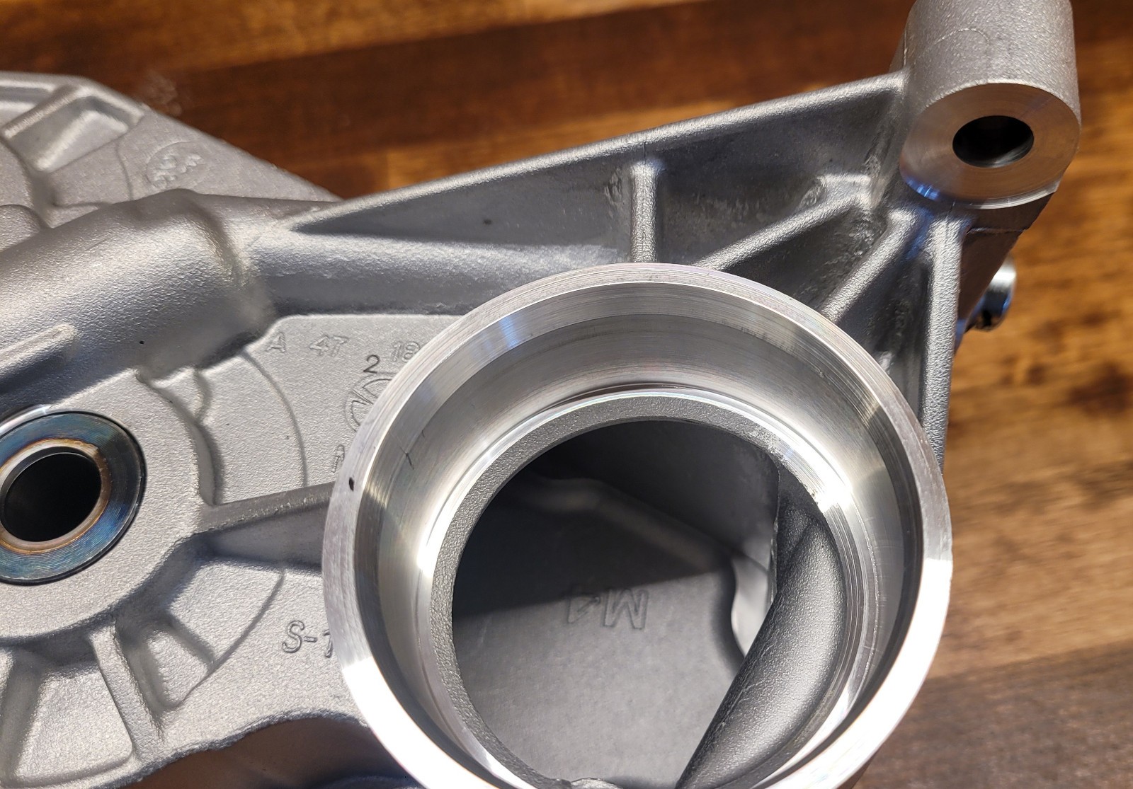 OEM Detroit DD15 Oil Pump A4721805601 + Suction Manifold A4721806851 + O-Rings