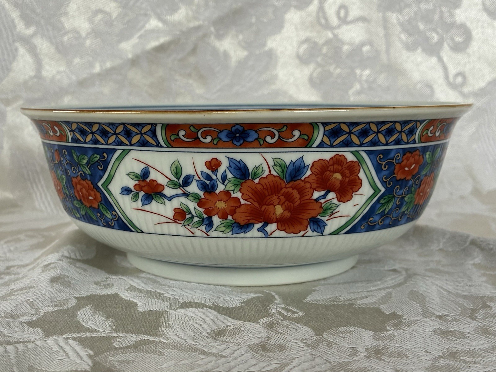 Tiffany & Co. TIC50 Imari Style Vegetable Bowl and 2 Salad Plates 1970s