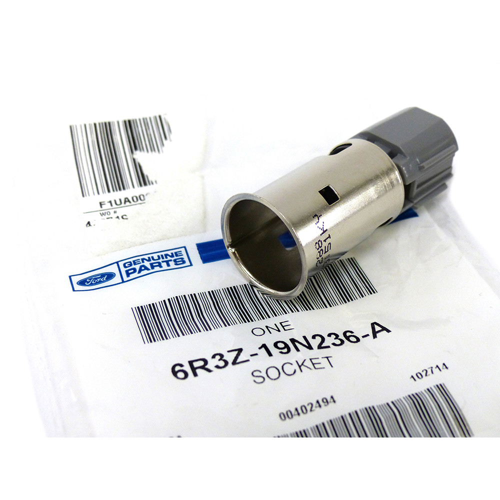 2005-2017 Ford E & F Series Center Console Power Outlet Socket OEM 6R3Z-19N236-A