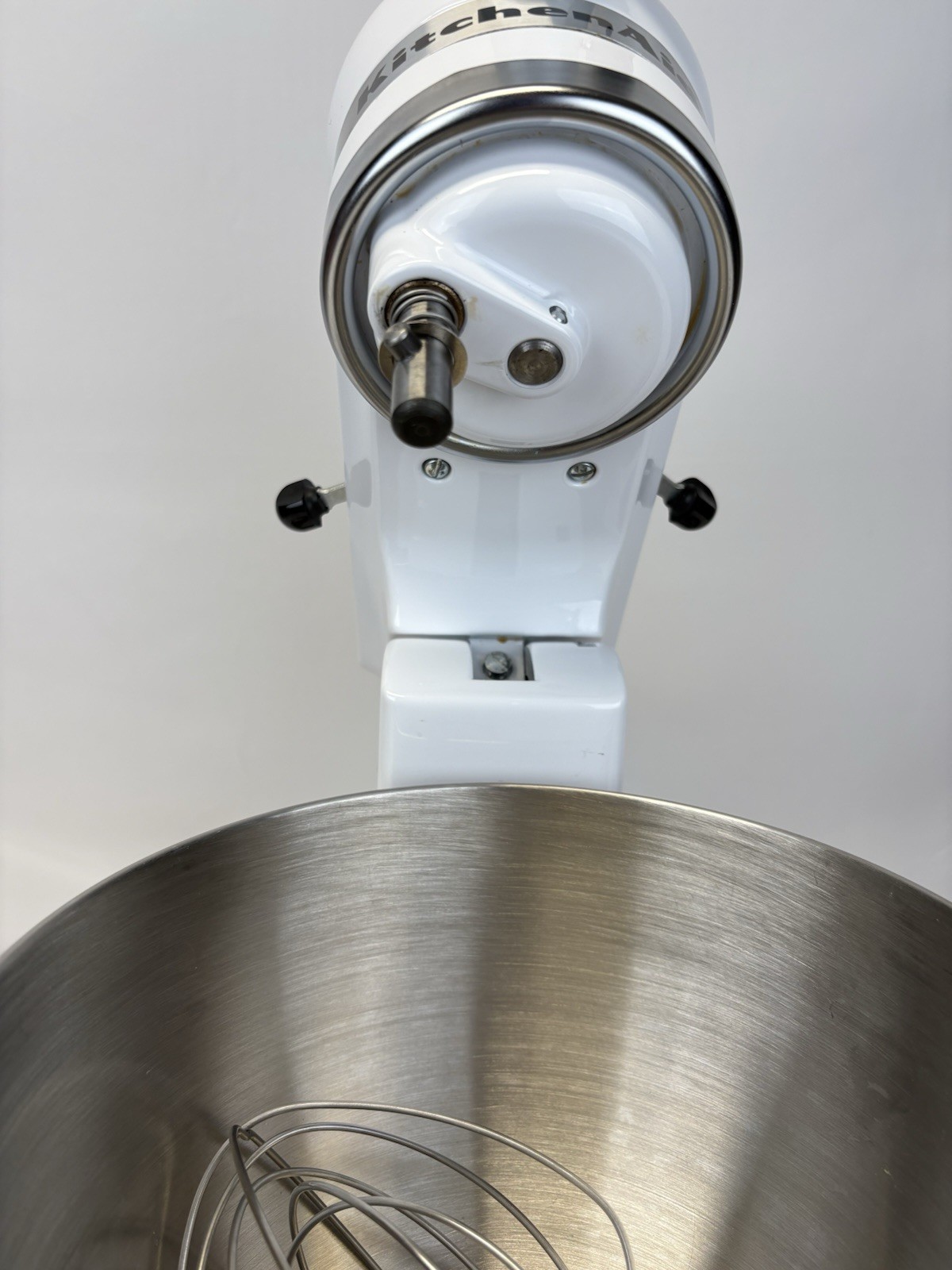 KitchenAid - Classic Series 4.5 Quart Tilt-Head Stand Mixer - K45SSWH - White