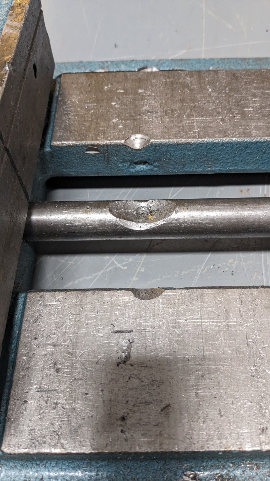 Gibraltar 8" Jaw Opening Cap x 2" Throat Horiz Drill Press Vise 428-84652 Damage