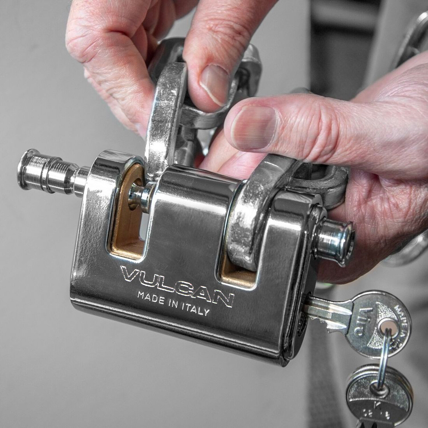 VULCAN Security Chain & Lock Kit - Premium Case-Hardened - 5/16" x 9' Chain