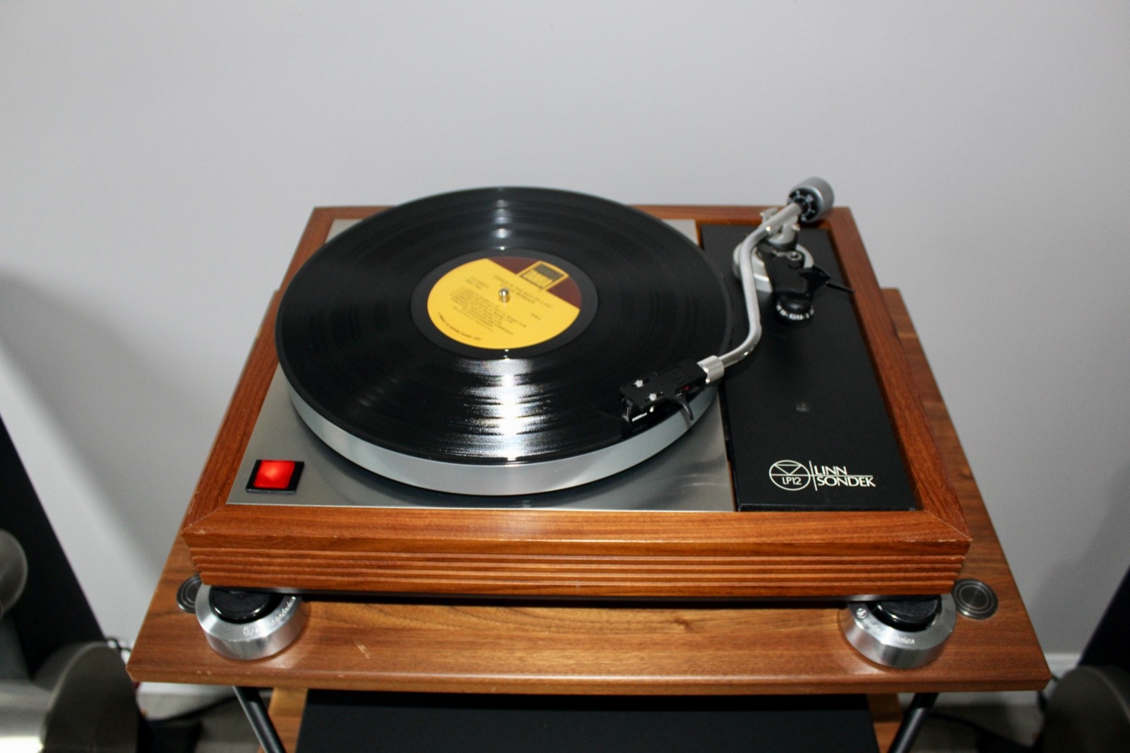 LINN SONDECK LP12 TURNTABLE w/ New Dust Cover