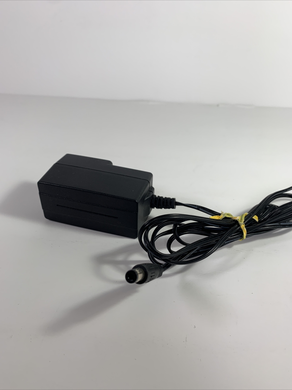 Genuine OEM Netgear 12V AC-DC Adapter Model MT12-Y120100-A1 P/N 332-10190-01
