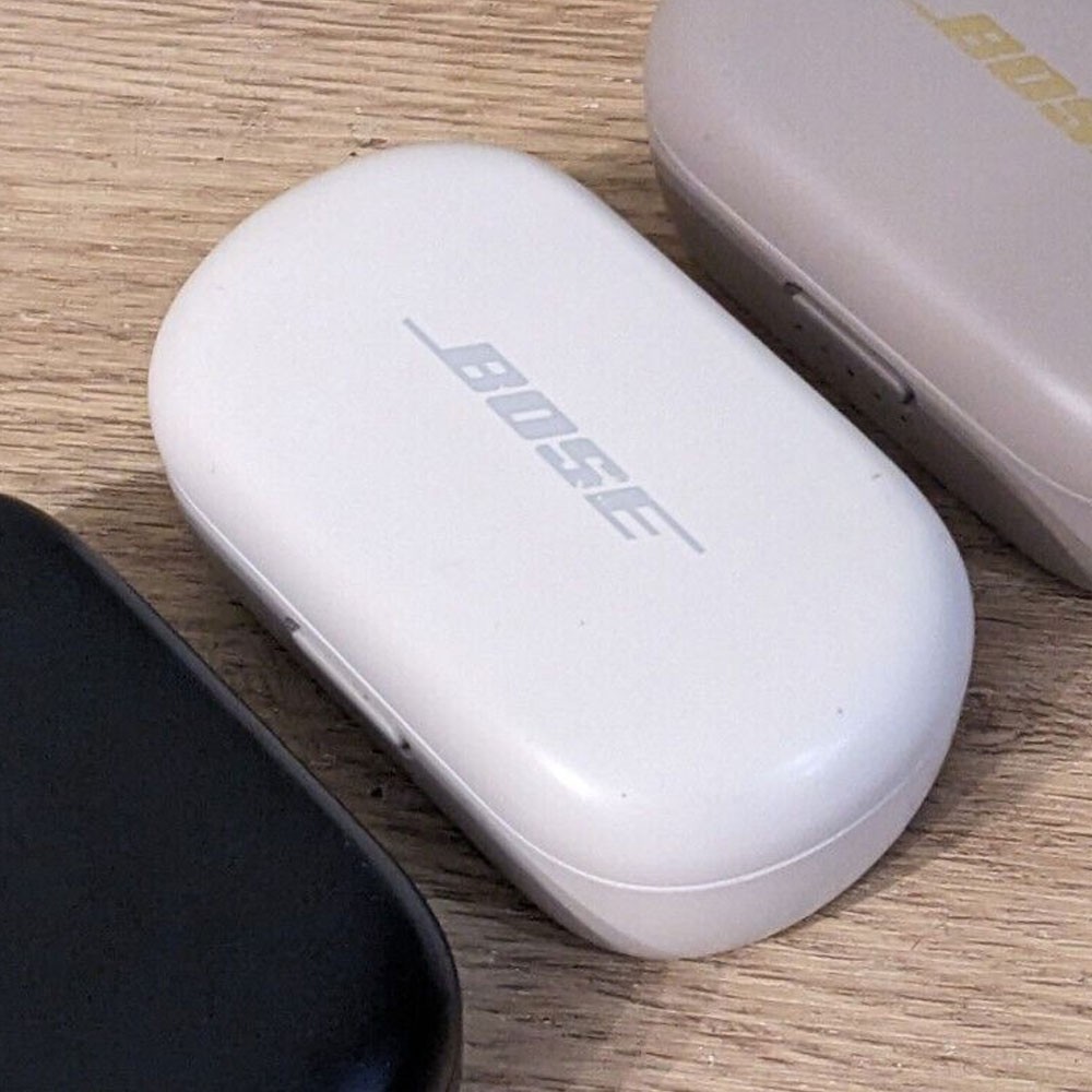 Bose Quiet Comfort Earbuds Charging Only White--ONLY Charging Case NO Earbuds