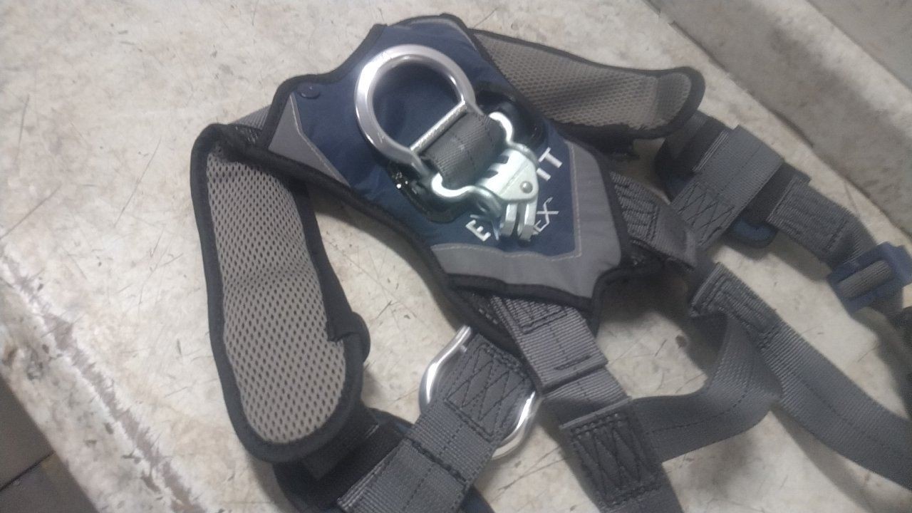 3M DBI-Sala 1140123 Size L 420 Lb Weight Cap Full Body Harness