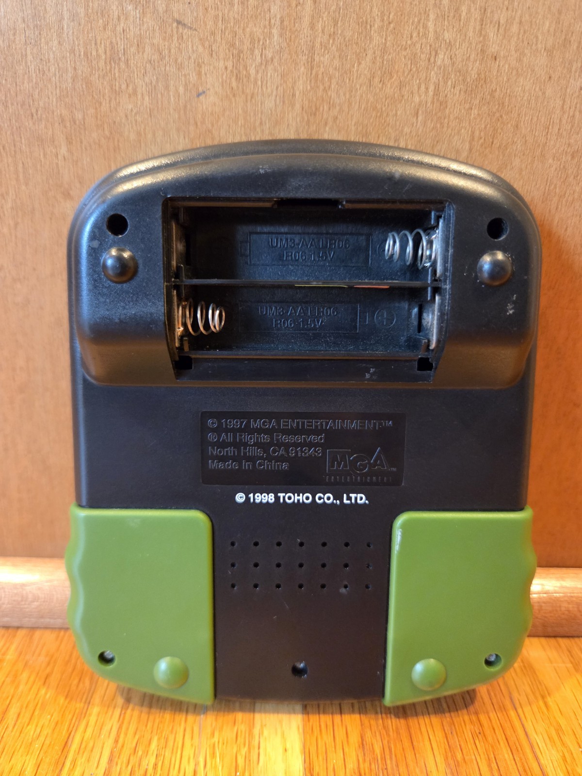 VTG 1998 Toho Entertainment Godzilla LCD Handheld Game WORKING (No Battey Cover)