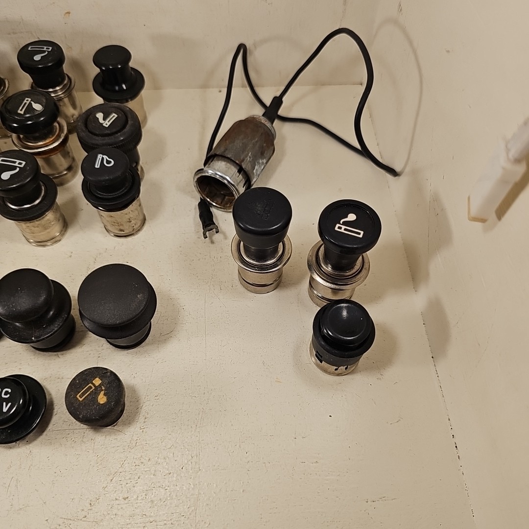 OEM LOT OF 29 NOS & USED MIXED CIGARETTE LIGHTERS & PLUGS MIXED FORD NISSAN GM