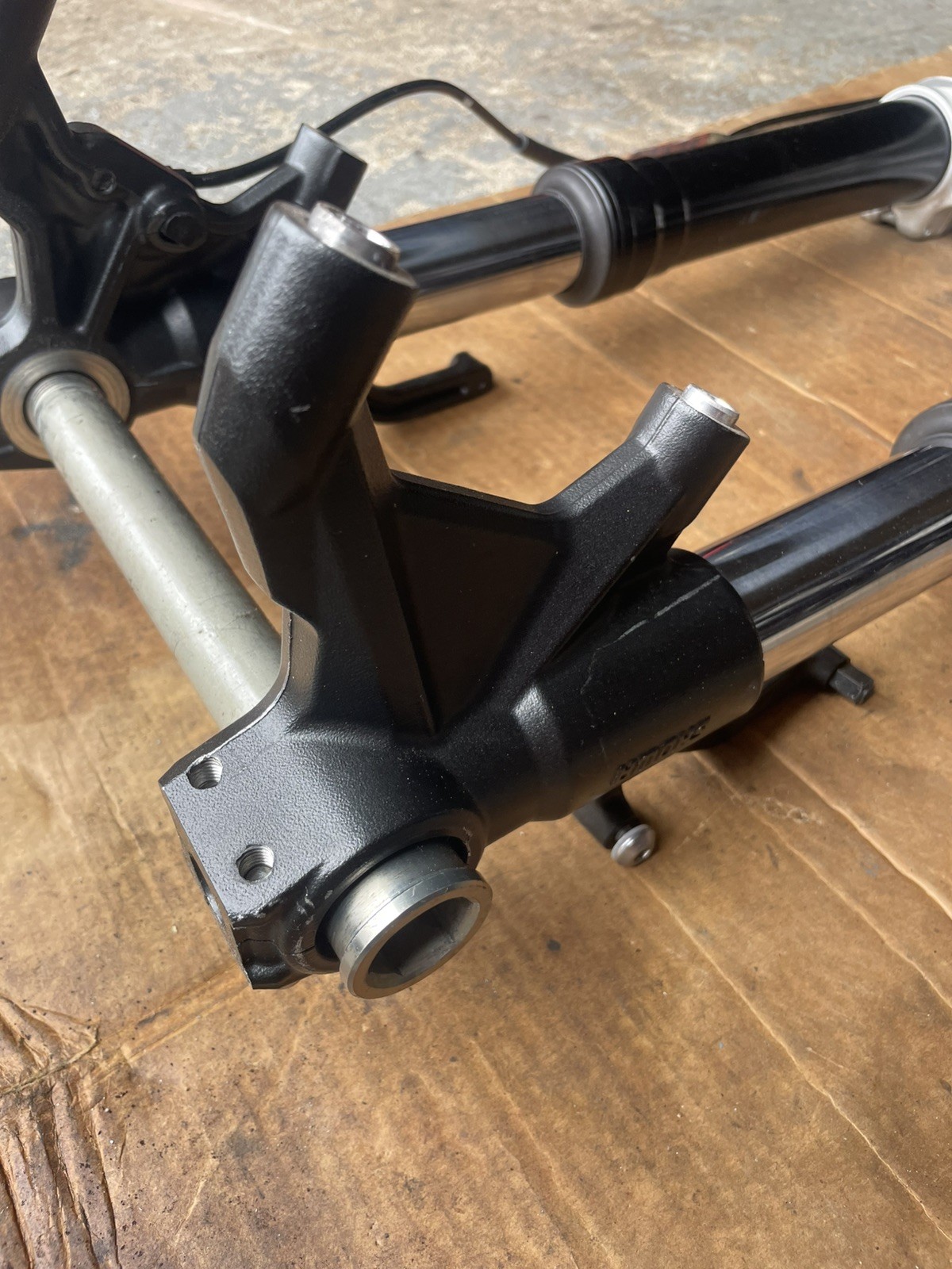 2023 19 - 25 KAWASAKI NINJA ZX636 ZX6R FRONT RIGHT LEFT SIDE FORKS TUBE LEGS OEM