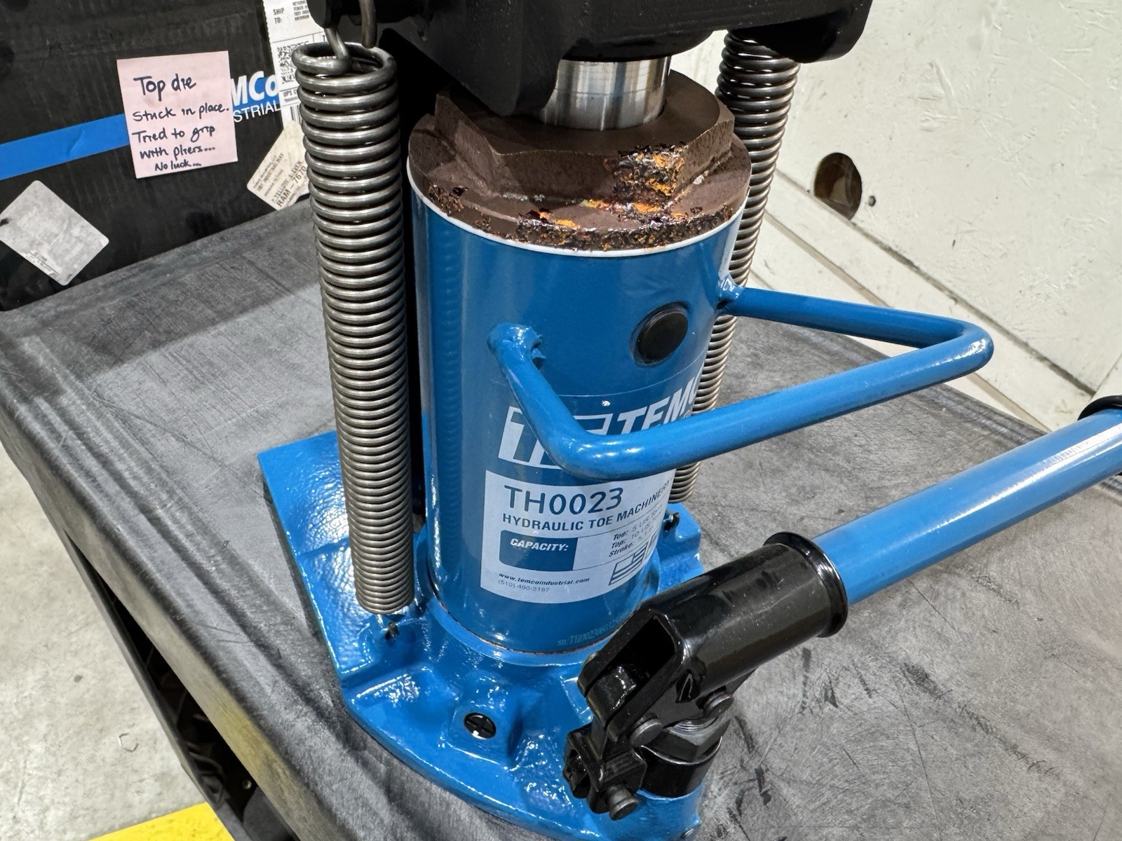 TEMCo TH0023 Hydraulic Machine Toe Jack Lift 5 / 10 TON Track RUST