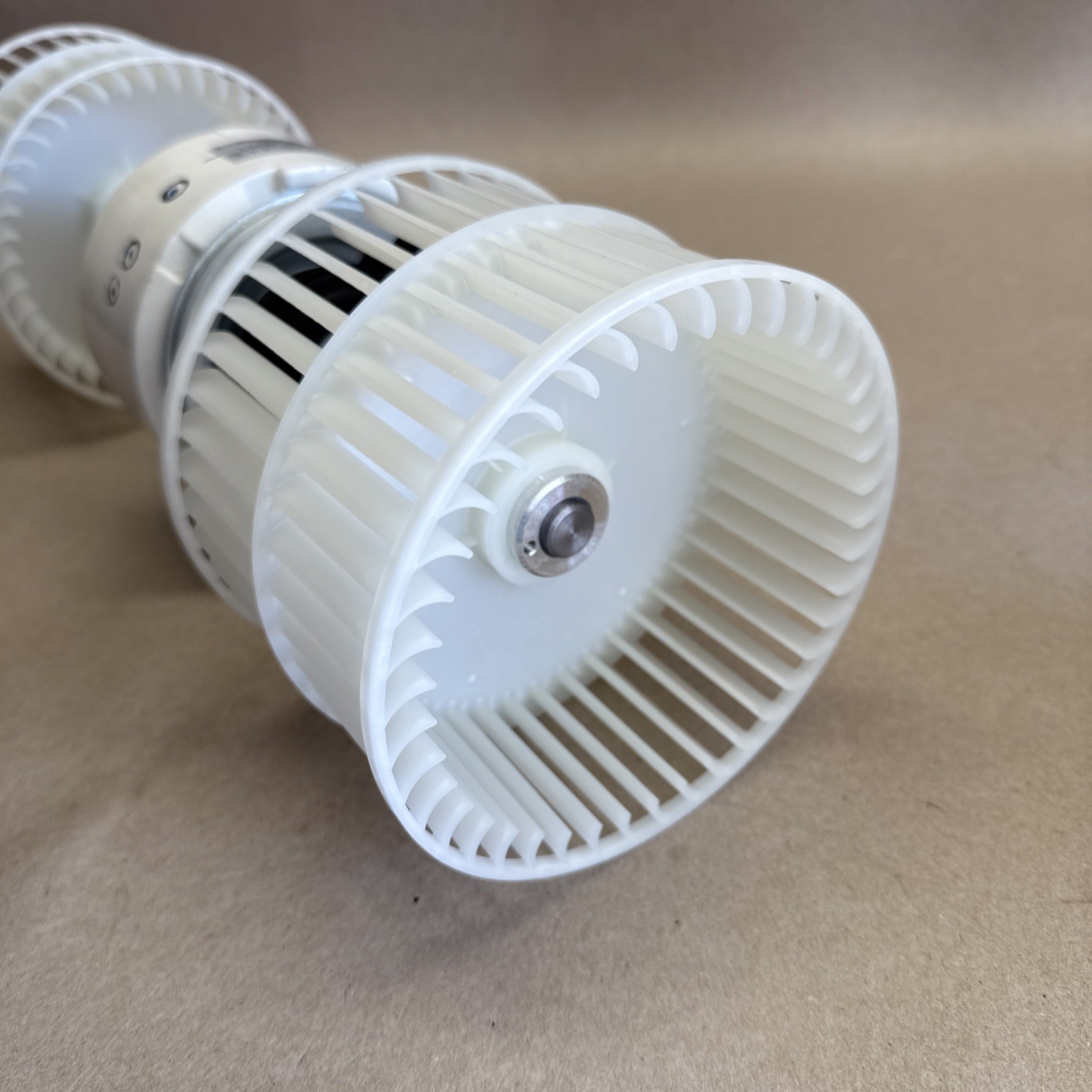 DC340V 8P 96W Motor Air Conditioner Inverter DC Fan SIC-70CW-D8114-1 KR61B218H01