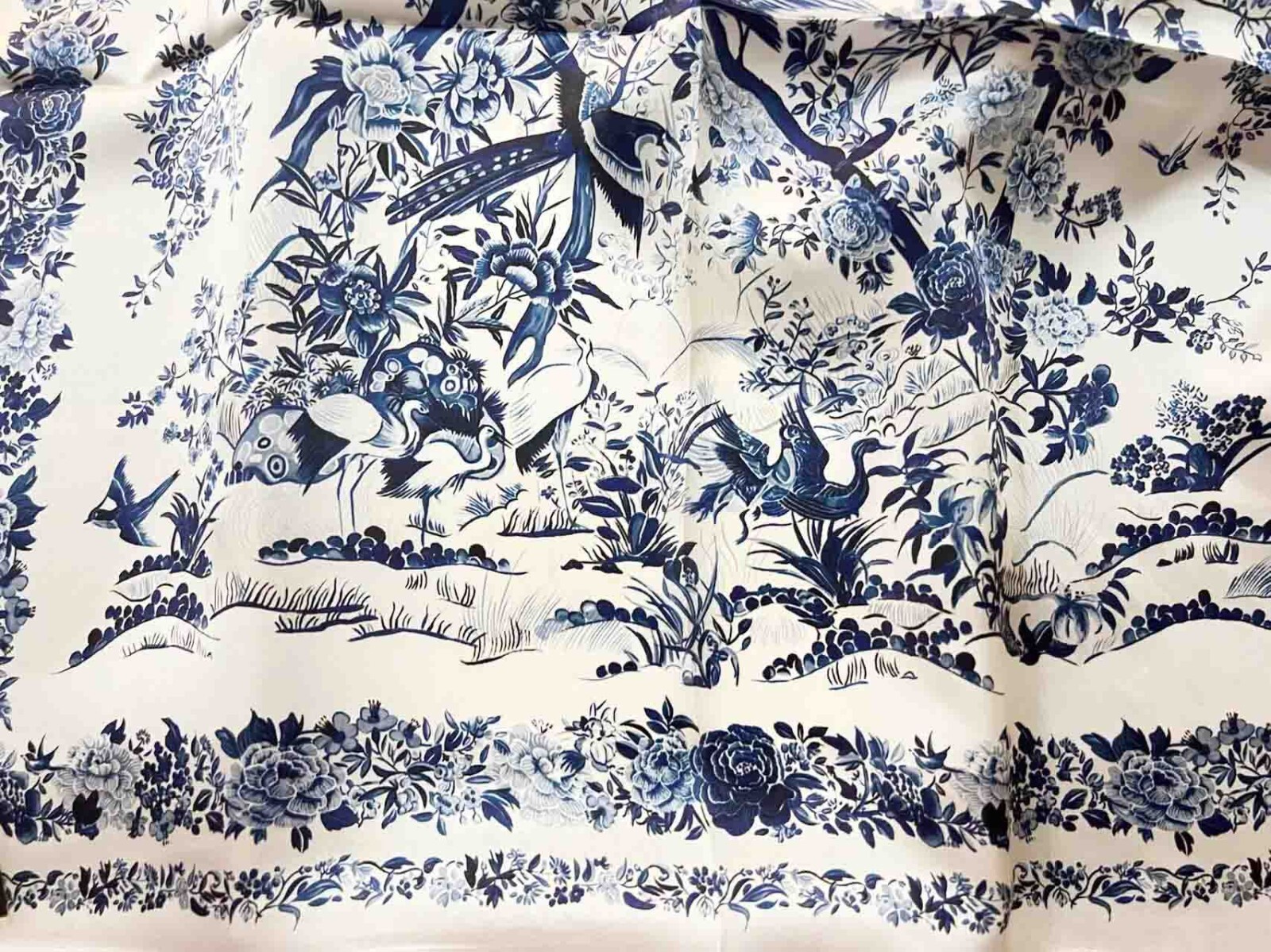 100% Mulberry Silk 27" Square Scarf Women Neckerchief Bandana White Flower Birds