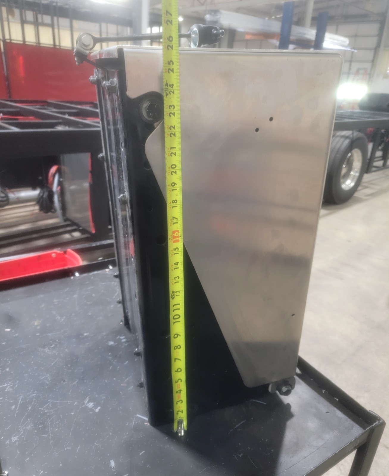 semi battery box 2025 freightliner CASCADIA Holds 3