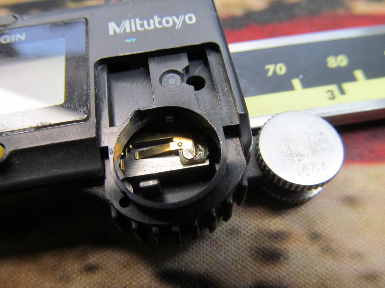 Mitutoyo Absolute AOS Digimatic 6" Digital Caliper in Case - Does NOT WORK