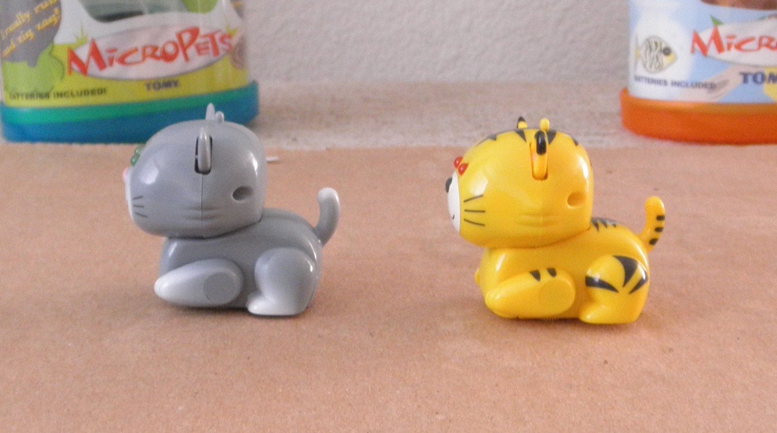 Vintage 2002 Tomy Micropets Chumsley Gray & Tag Yellow Interactive Cats (Tested)
