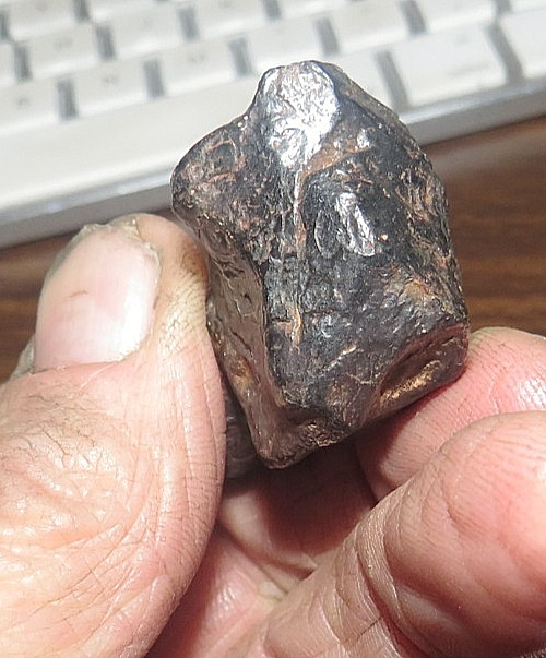 86 Gm . CANYON DIABLO IRON METEORITE AAA GRADE ARIZONA STAND METEORITE CRATER
