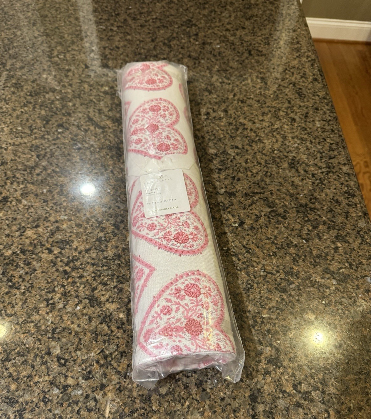 Pottery Barn Heart Organic Cotton Table Runner - NEW