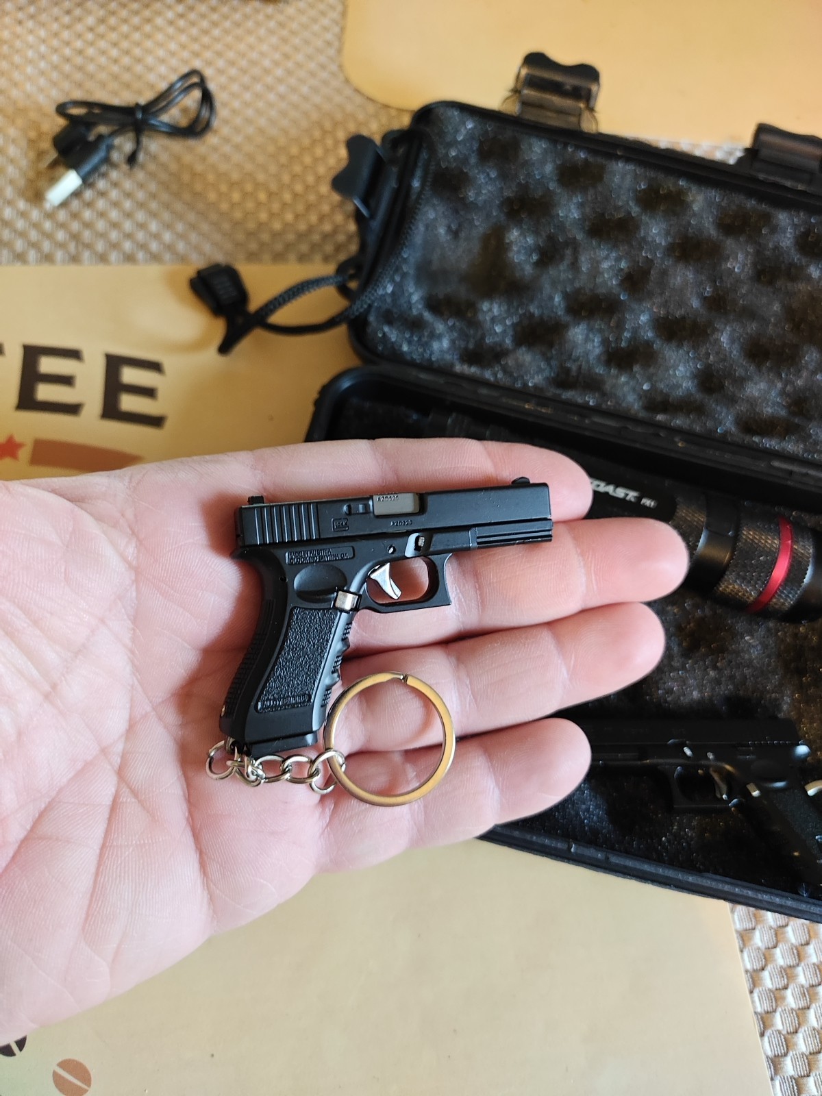 2 GL0CK 17 Mini Firearm Gun Pistol KEYCHAIN & Coast Flashlight, Includes Case