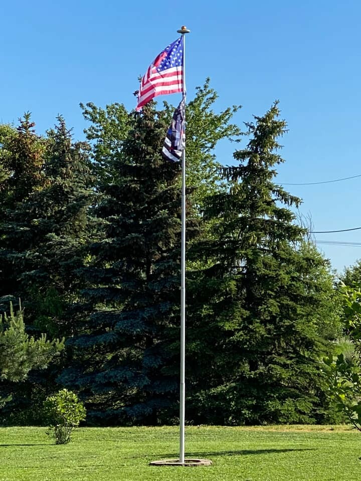 25' & 30' DELTA SECTIONAL FLAG POLE (SILVER)