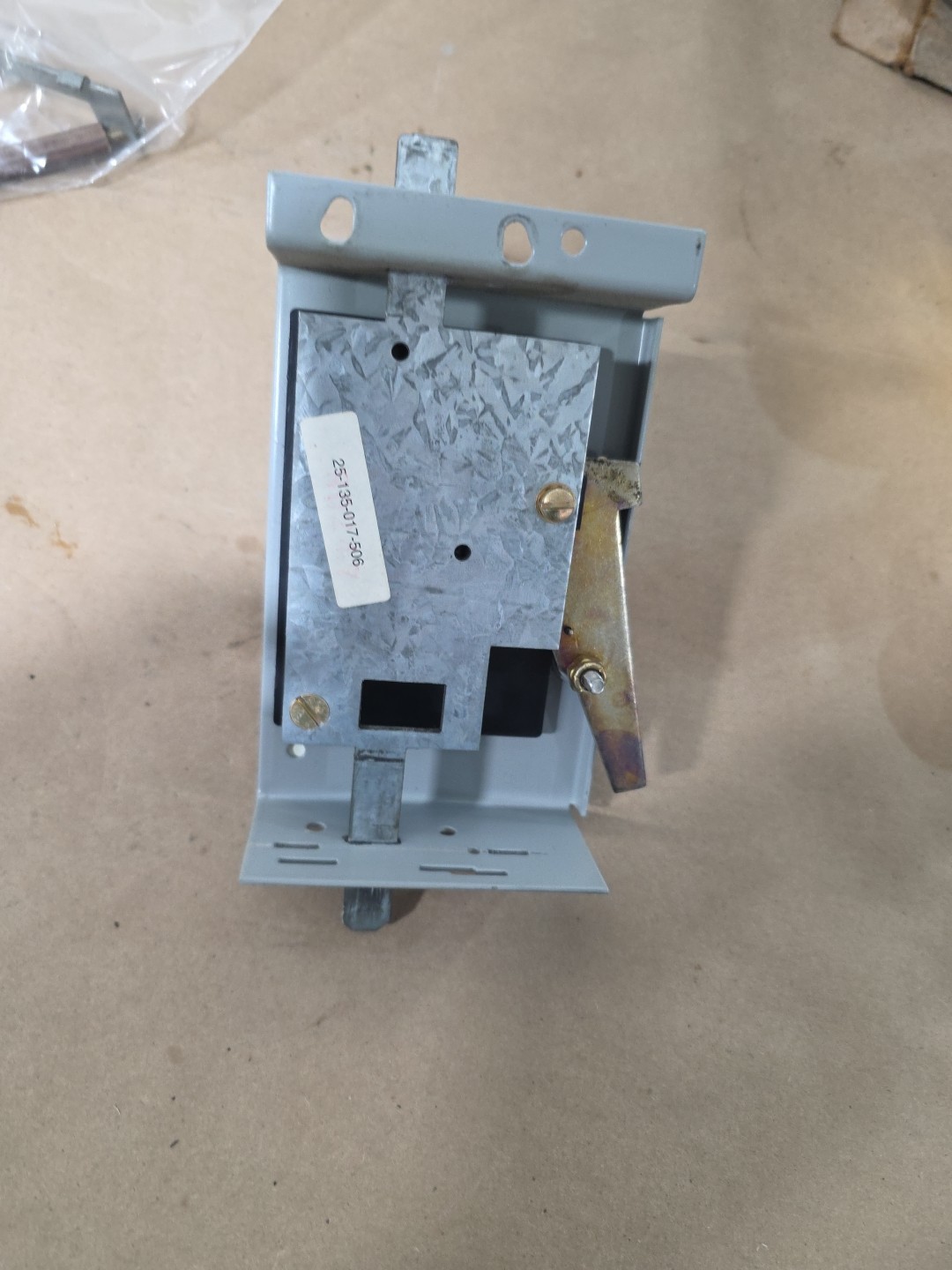 Siemens 25-135-017-506 Breaker Handle Switch / MCC Handle Mechanism