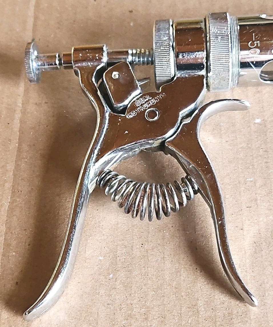 Ideal Instrument 50 cc Mega Shot Pistol Grip Livestock Syringe Pre-Owned