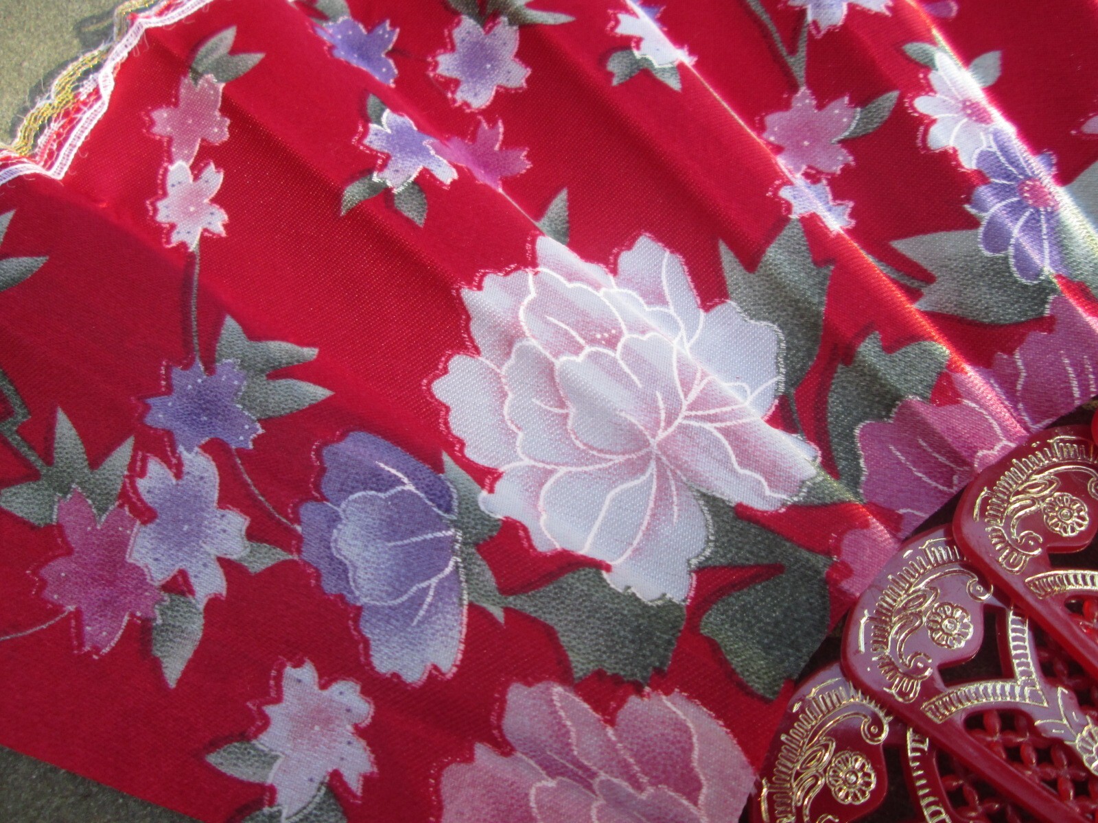 HAND FAN FLORAL ASIAN PEONY 18th C COLONIAL SATIN RED GOLD LACE GILT BRIDGERTON