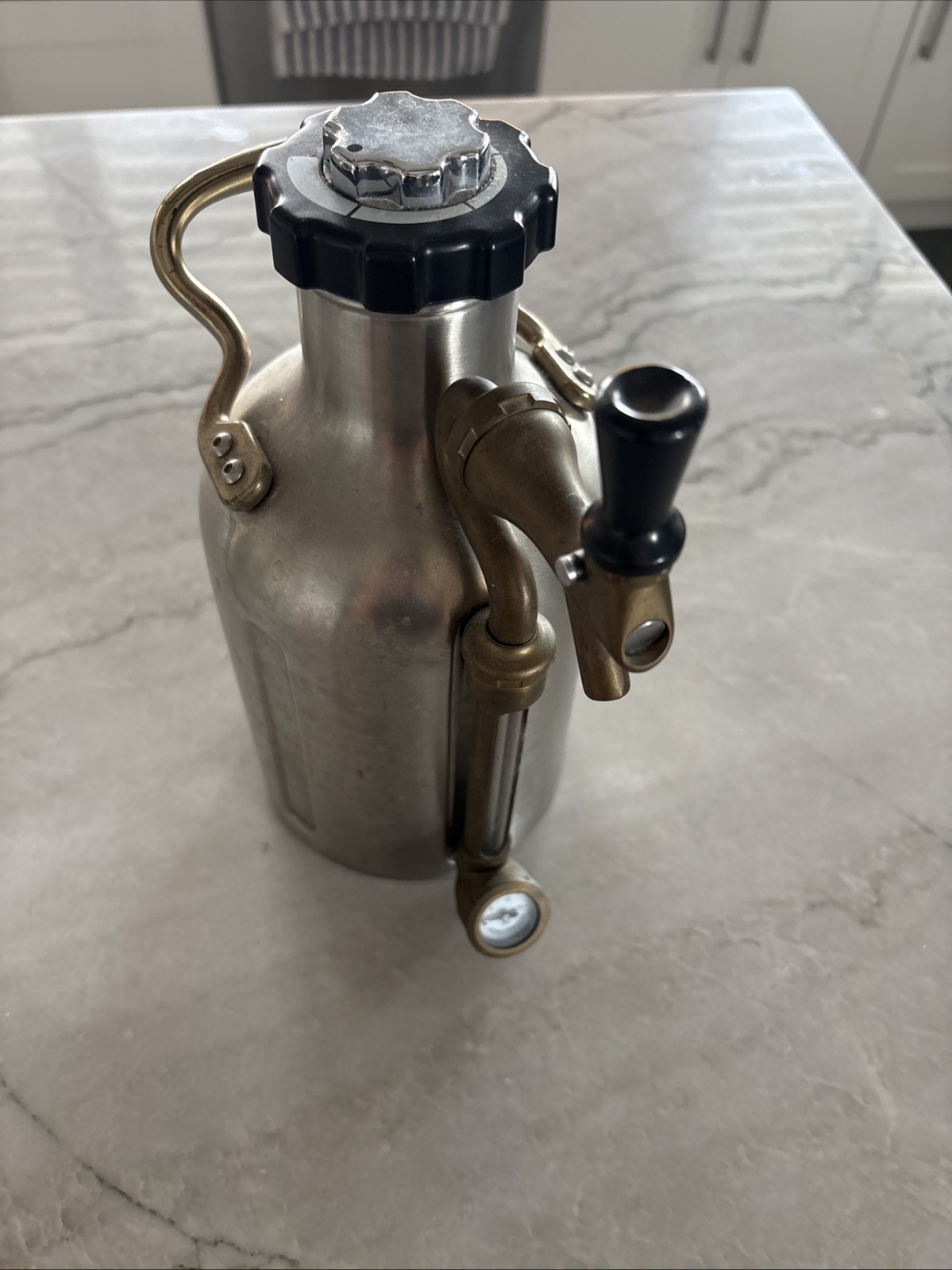 Growler Werks uKeg 64 oz Stainless Steel & Brass Beer Growler -