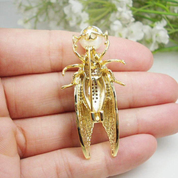 Vintage Cicada Insect Zircon Crystal Woman's Gold Tone Pearl Brooch Pin Gifts