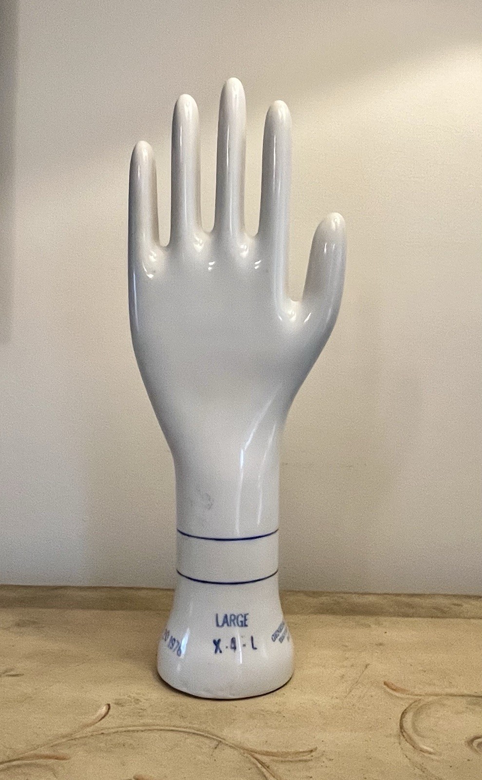 Vtg 1976 GENERAL PORCELAIN Commercial Large Hand Glove Mold Mannequin 14”Display